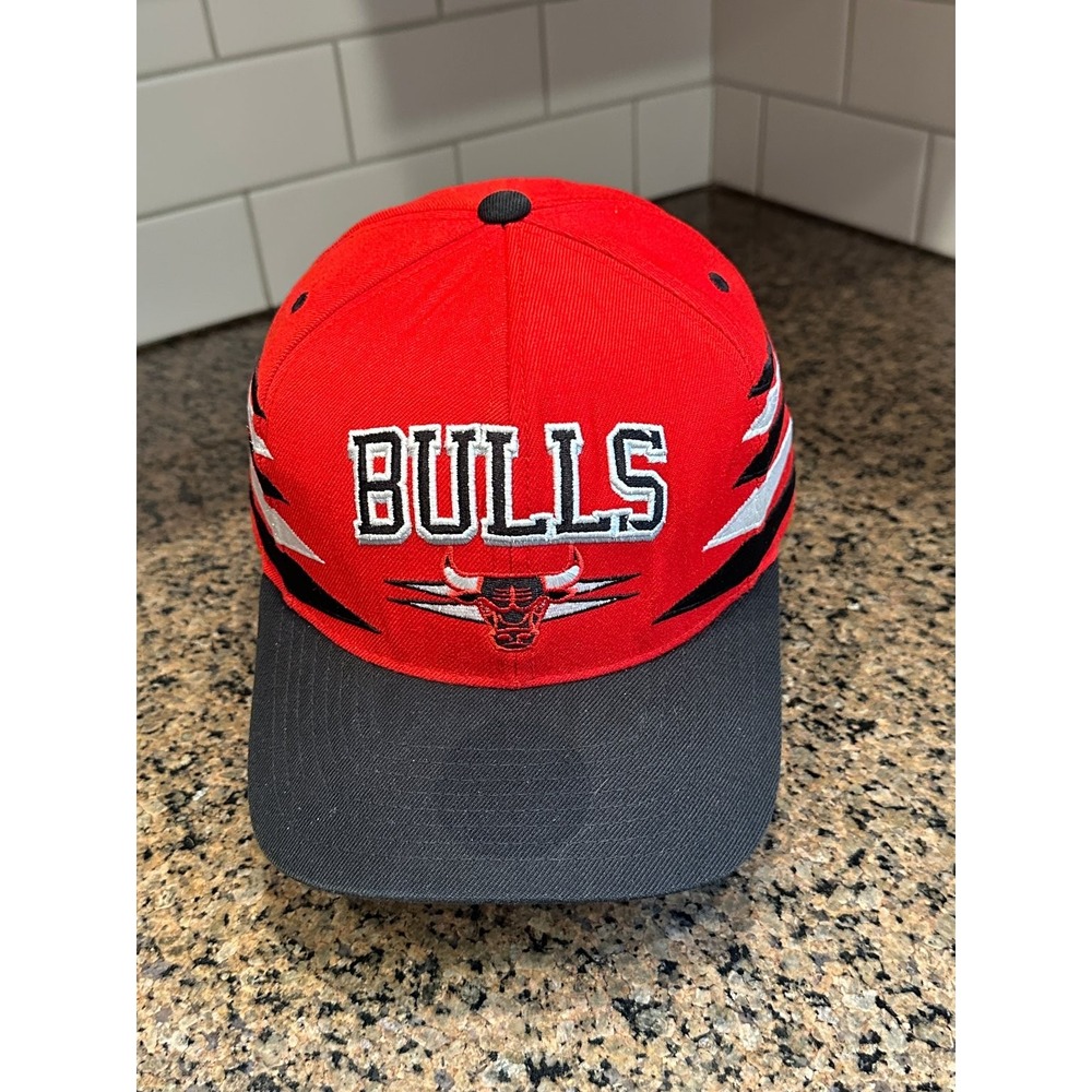 Chicago Bulls Hat Mitchell & Ness Snapback Men's Adjustable Red Black NBA Wool